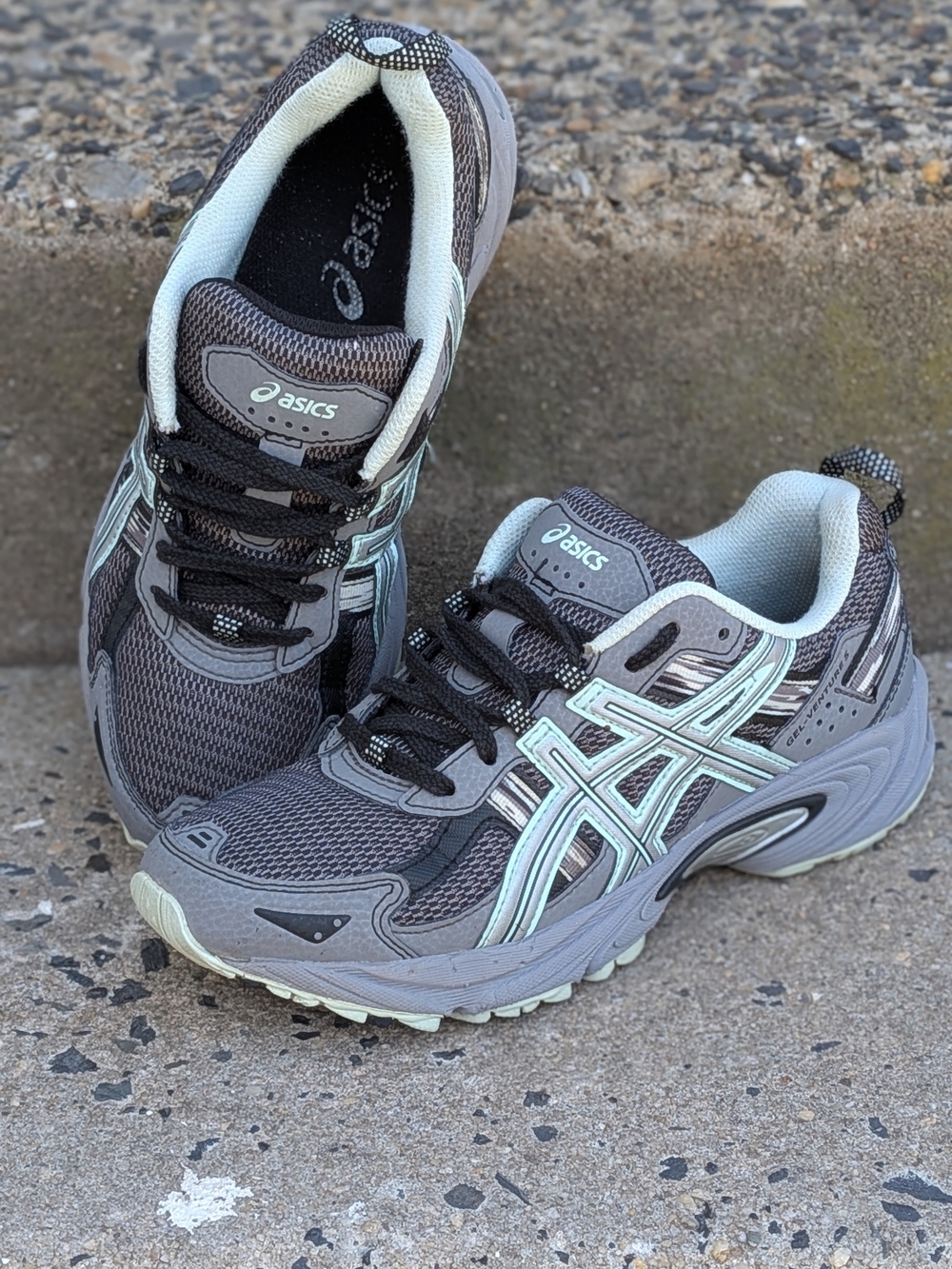 ASICS Women's Gray Athletic Running Shoes with Mint Accents Size 7 - Picture 1 of 5